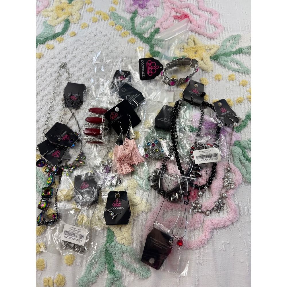 Paparazzi Jewelry Assortment Multi Color Necklace Bracelet‎ 14 pieces